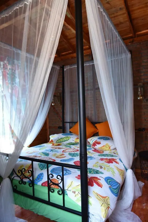 Otantik Tas Ev Bed & Breakfast Dalaman