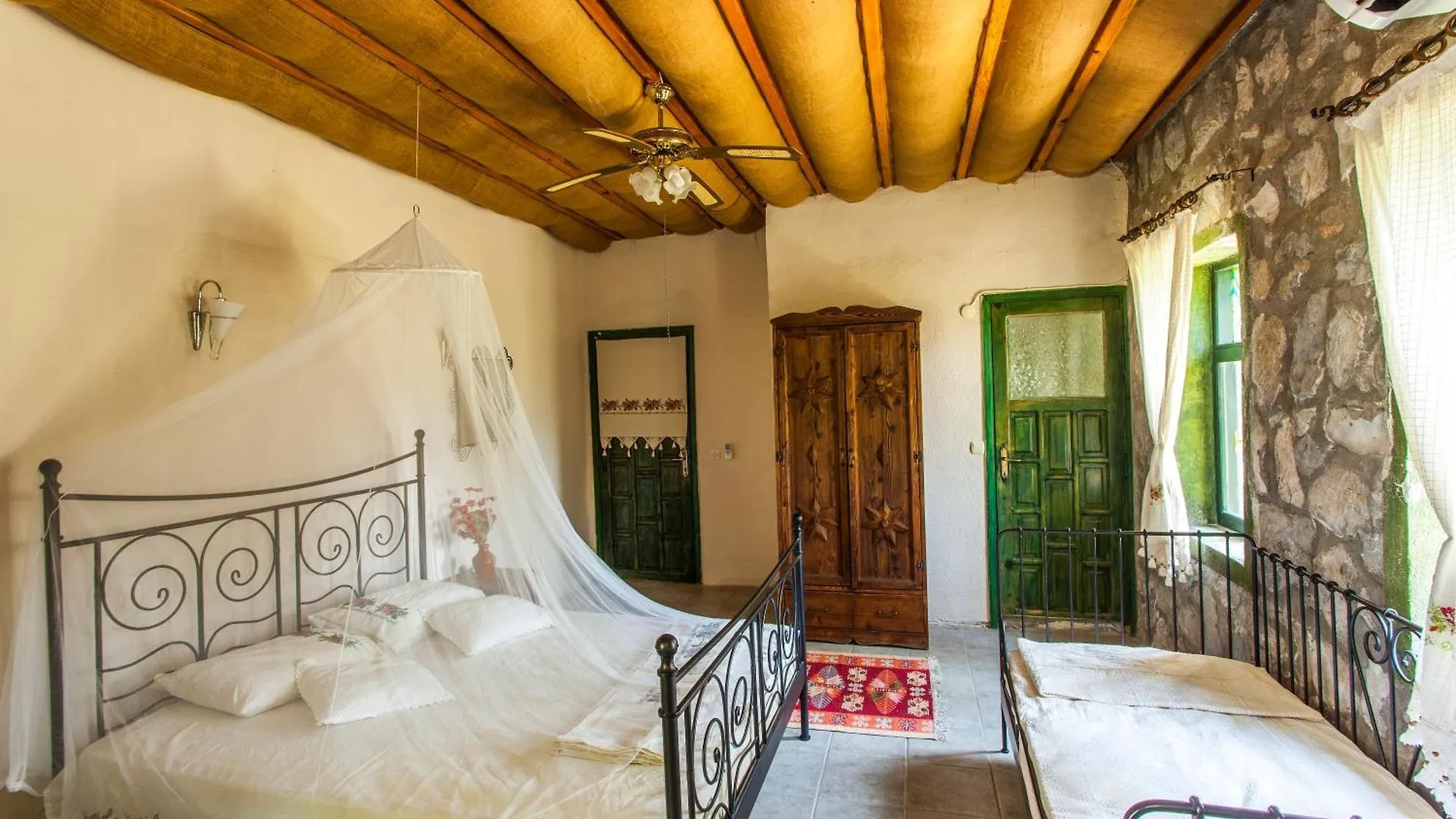 Bed and Breakfast Otantik Tas Ev Даламан Отель типа 
