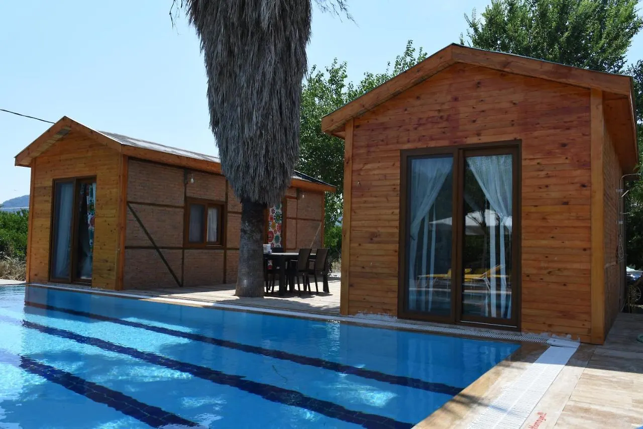 Bed and Breakfast Otantik Tas Ev Даламан