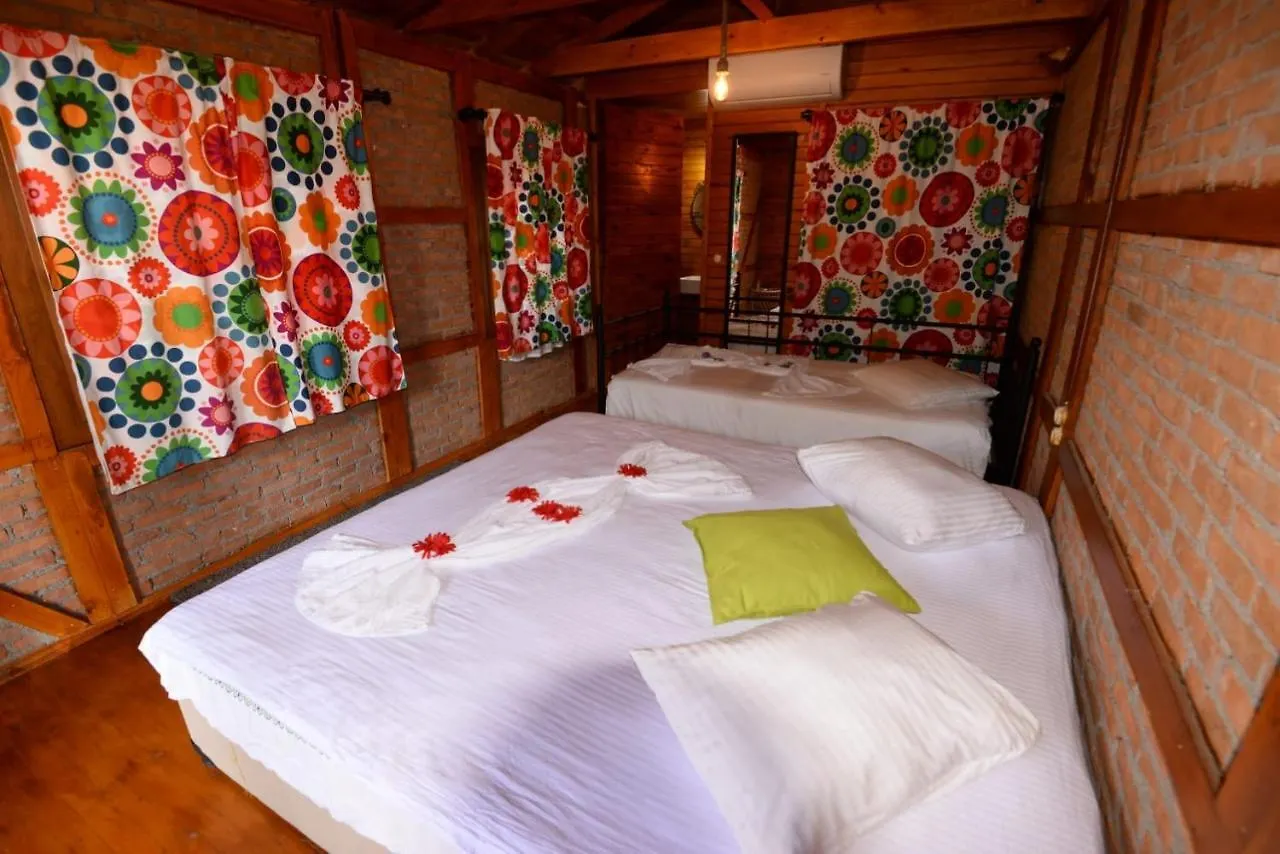 Bed and Breakfast Otantik Tas Ev Даламан Отель типа 